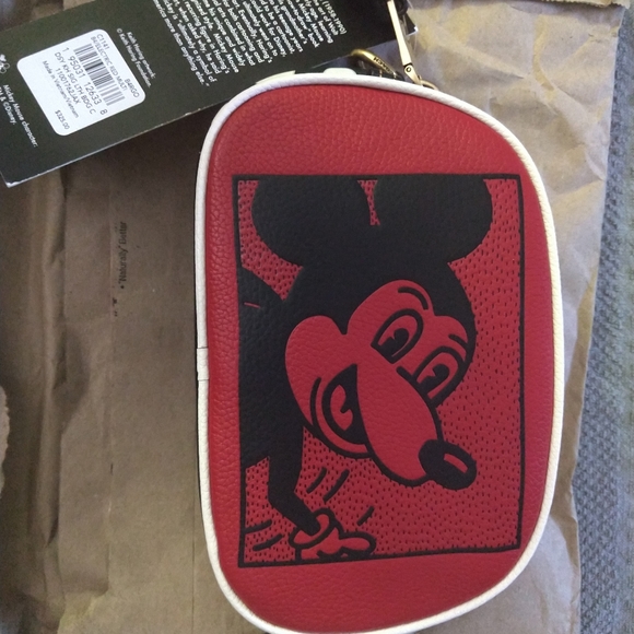BNWT Disney Mickey Mouse X Keith Haring Badge Camera Crossbody - Picture 5 of 11